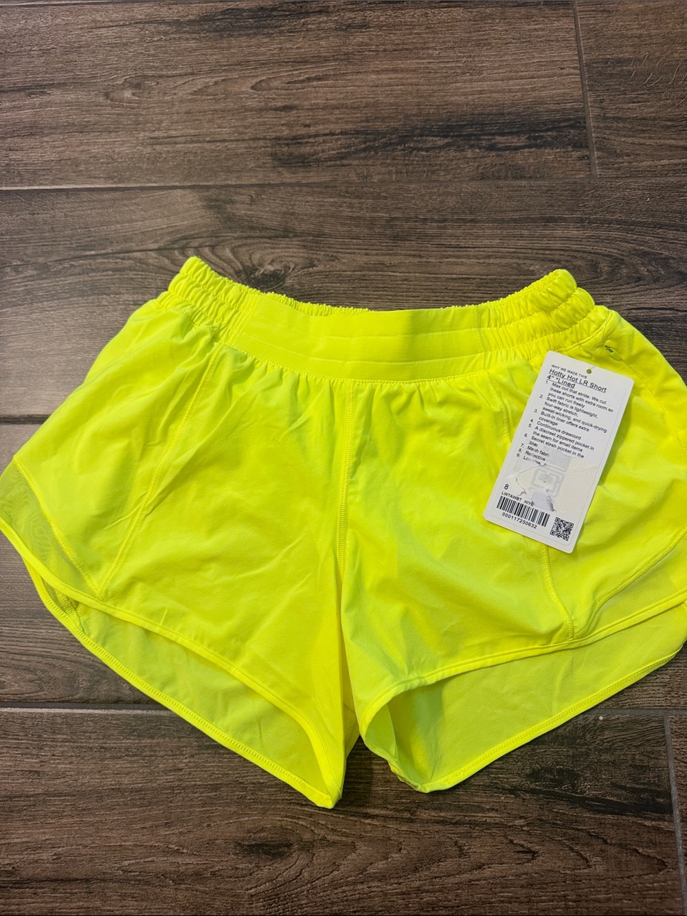 Lululemon Hotty Hot LR Short. 4in. HIYE. NWT. 8.